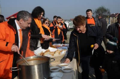 FOTO: HNS, ORaH i MOST na biškupečkom sajmu