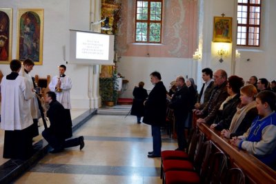Biskup Mrzljak predvodio službu Muke Gospodnje u varaždinskoj katedrali
