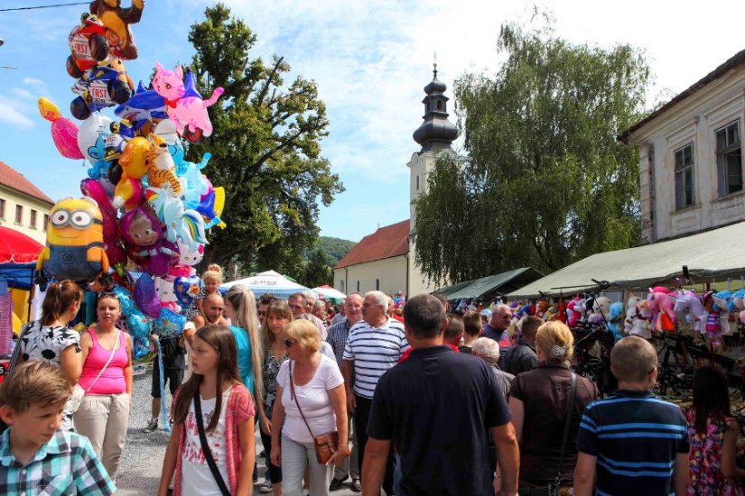 FOTO: Mnoštvo vjernika hodočastilo na Gospino proštenište u Bednji