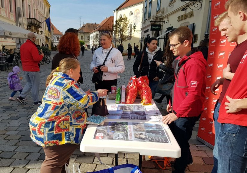 Forum mladih SDP-a prikupljao hranu za Udrugu Spas