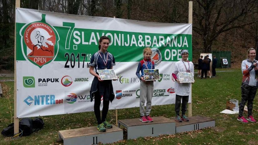 Ema Potrebica na pobjedničkom postolju s prvom medaljom za OK Varaždin