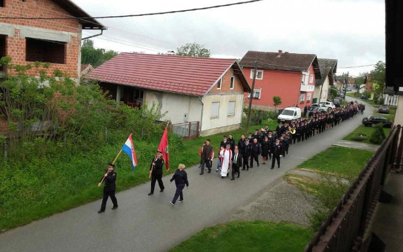 FOTO: U Hrženici Florijanovo proslavljeno u međunarodnom društvu