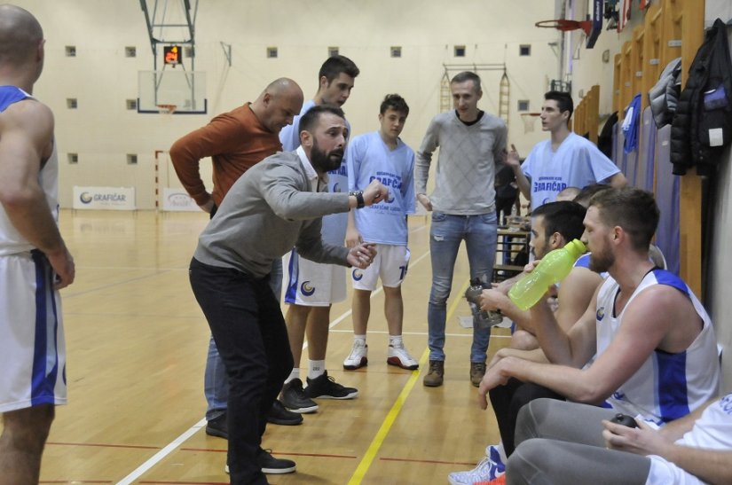 Kao ni na prošlom susretu protiv Unversitasa, trener Grafičara Velimir Mudri ni večeras u Karlovcu neće imati na raspolaganju kompletan igrački kadar