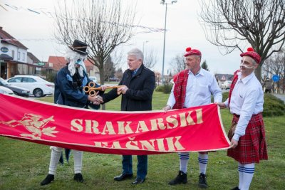 FOTO Vlast u Općini Sračinec preuzele maškare