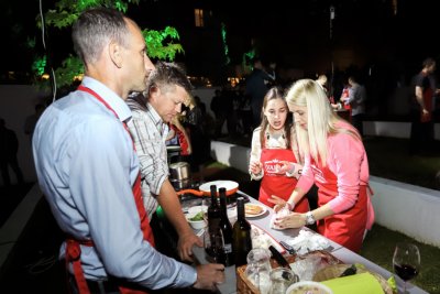 Wine &amp; Gastro Urban Night Show