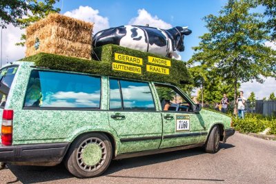 Stotine prastarih i oslikanih vozila prošlo Vinicom u sklopu utrke &quot;Carbage run&quot;