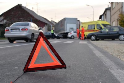 U Gornjem Kućanu automobilom naletjela na 15-godišnjakinju koja je prelazila kolnik