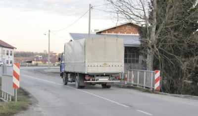 U nadzoru teretnih automobila i autobusa policija utvrdila 53 prekršaja