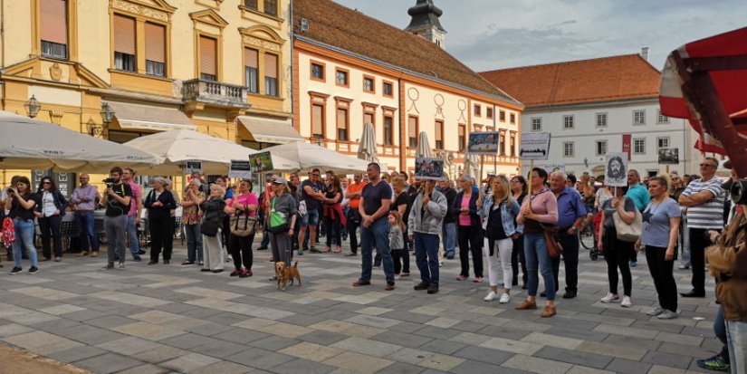 Prosvjednici opet na Korzu: Dosta nam je pritisaka na građane i tužbi!