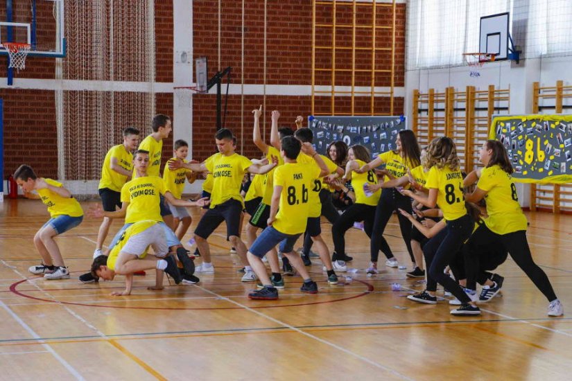 Plesom i talent showom ivanečki osmaši oprostili se od svoje osnovne škole