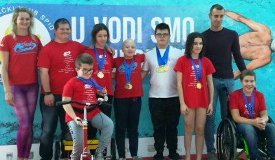 Članovi varaždinskog PK Vidra s osvojenim medaljama u Sarajevu