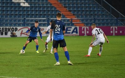 Ivan Posavec (s loptom) pozvan je u U-21 reprezentciju Hrvatske, izbornika Igora Bišćana