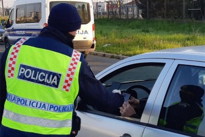 Policija na kontrolnim punktovima zatekla 804 osobe bez valjane propusnice