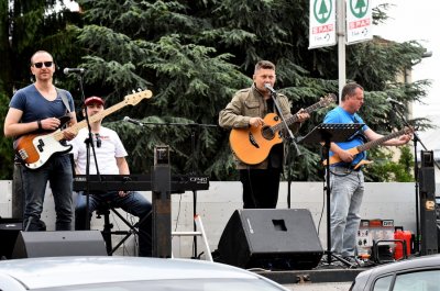 VIDEO Koncert u pokretu Charlie &amp; Tequila banda oduševio građane