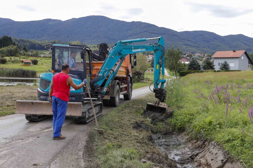 Grad Ivanec uređuje kanale i oborinsku odvodnju