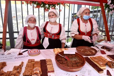 FOTO: U veselom tonu obilježen Dan placa i premijerno izvedena jedinstvena koračnica