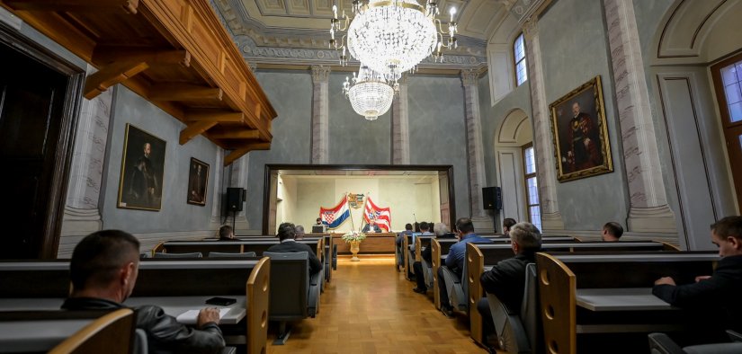 Održan treći radni sastanak župana Stričaka s gradonačelnicima i načelnicima