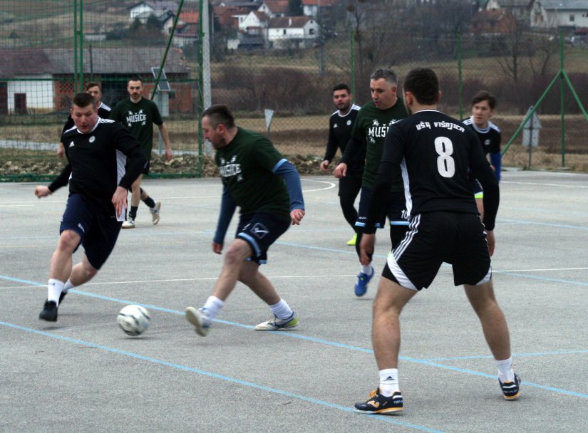 FOTO Počelo prvo izdanje malonogometne lige u Žarovnici