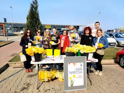 Simboličnom podjelom narcisa obilježen Dan kojim se podiže svijest u borbi protiv raka dojke