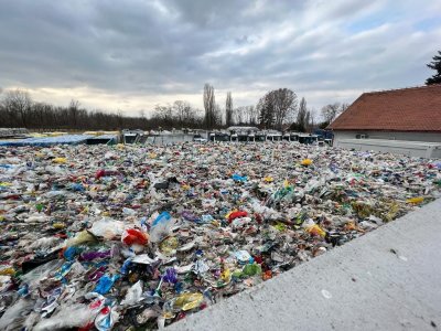 Što s gomilom plastike u dvorištu Čistoće? Dobit će ili pozajmicu ili dići kredit da se riješi taj problem