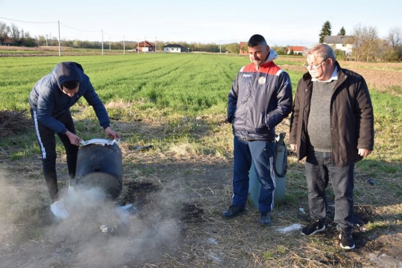 Općina Cestica: Članovi MNK Kolarovec nastavili tradiciju paljenja vuzemlice