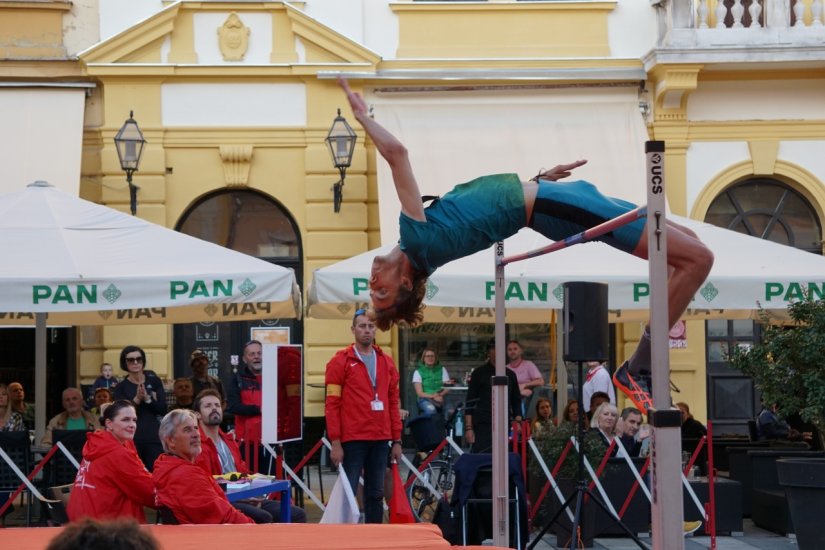 FOTO Skokovi u vis na središnjem varaždinskom trgu, popularnom Korzu