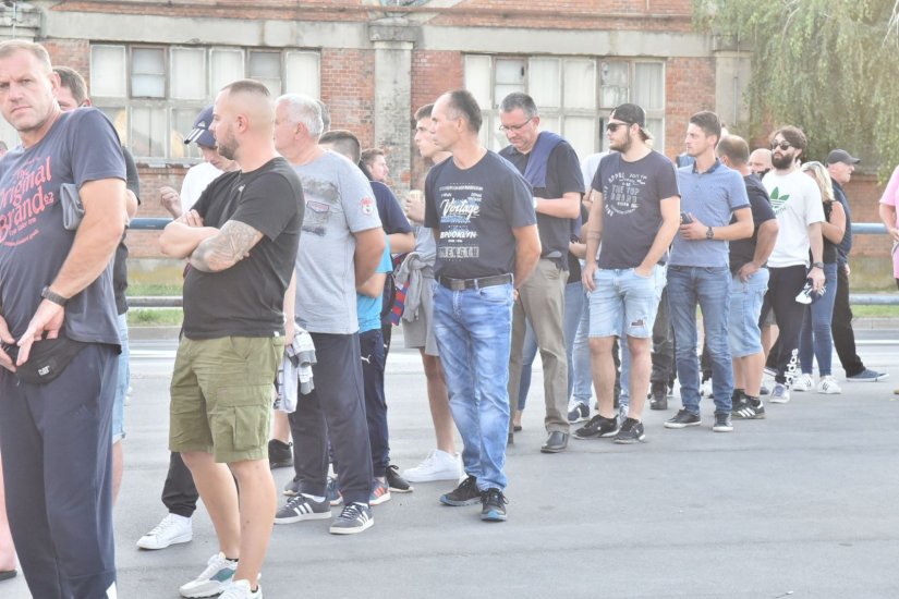 Zbog velikog interesa za današnji susret bit će otvoren cijeli stadion, ulaznice u prodaji od 12 sati