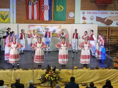 JESEN U MARUŠEVCU Uz KUD &quot;Klaruš&quot; na jubilarnoj 10. manifestaciji sudjelovali i gosti iz Mađarske