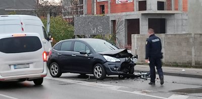 FOTO Prometna nesreća kod KTC-a, sudarila se dva automobila
