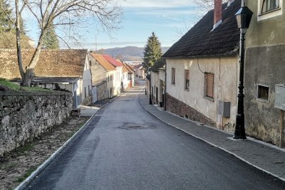 VARAŽDINSKE TOPLICE Duga ulica dobila novu, modernu javnu rasvjetu, uređen nogostup i zelene površine