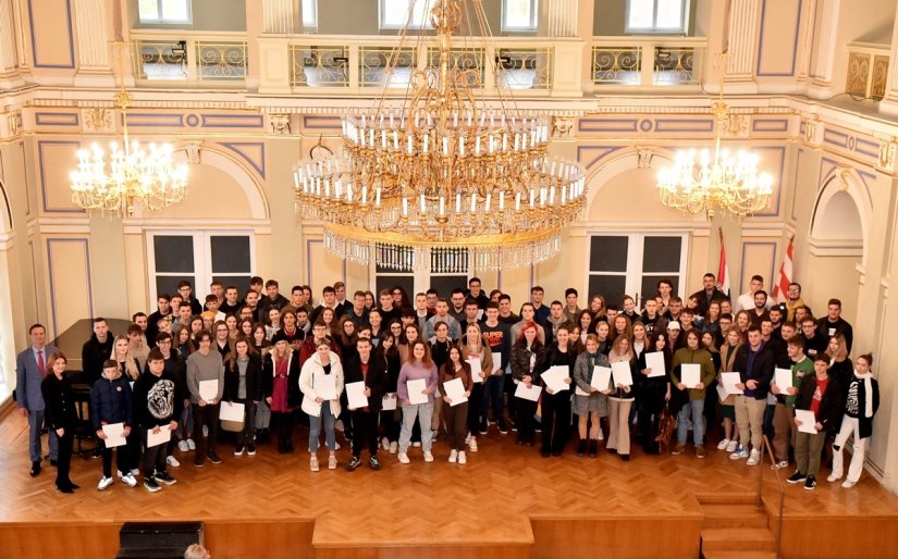 Što je sporno kod stipendiranja učenika i studenata? Sudjelujte u javnom savjetovanju