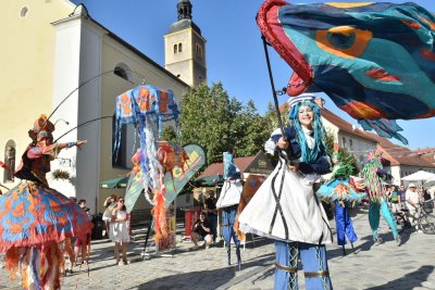 FOTOGALERIJA Unatoč toplinskom valu, brojni špancireri i danas preplavili ulice i trgove Varaždina