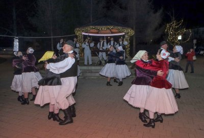 FOTO KUD Salinovec razveselio publiku programom „Bijeli Božić“