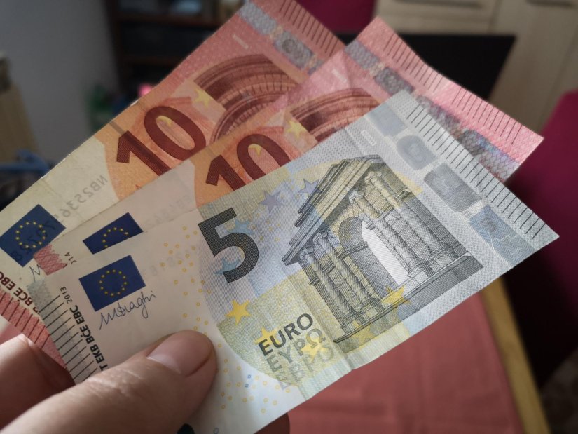 Naplaćivao robu i usluge lažnim novčanicama od 20 eura, pa zaradio optužnicu