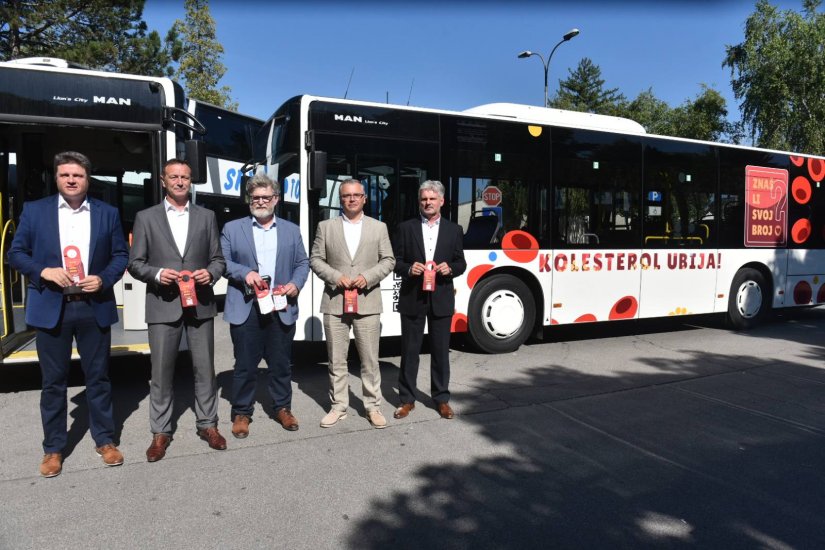 FOTO Predstavljeni brendirani autobusi za akcije „Znaš li svoj broj?“ i „Lov na tihog ubojicu“