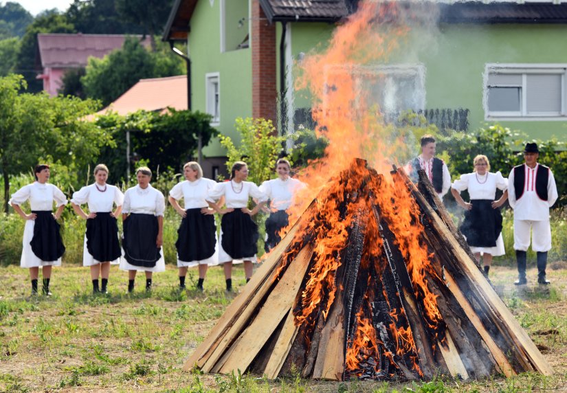 Jubilarni 5. Ivanjski krijes KUD-a Voća u etno hiži Gornja Voća