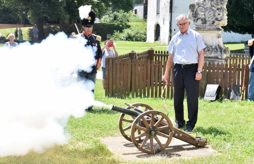 FOTO Uzicu Varaždinskog topa povukao profesor Ivan Vujec