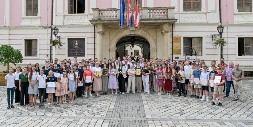 FOTO Župan održao prijem za državne prvake, mentore te osvajače medalja na međunarodnim natjecanjima