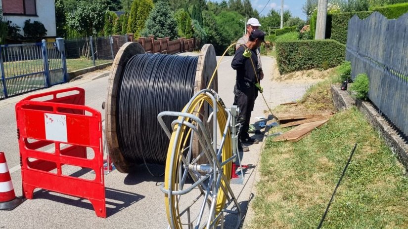 Postavlja se optička mreža na području općine Gornji Kneginec