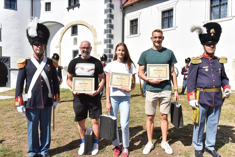 FOTO Svjetski juniroski atletski prvaci sa svojim trenerom izveli glasni pucanj iz varaždinskog topa