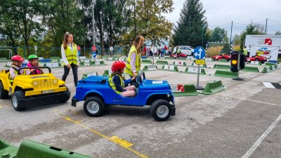 FOTO Prometna kultura za najmlađe u Druškovcu: vozili mini-vozila i učili osnove prve pomoći