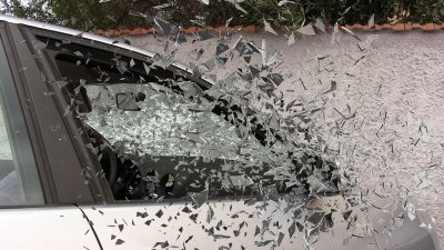 Oduzeo prednost na raskrižju pa se zabio u teretno vozilo