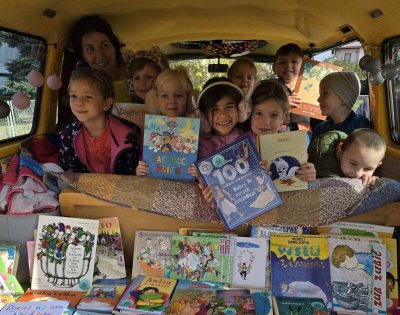 FOTO U sklopu &quot;Ruksaka (punog) kulture Maja Klarić s Bookmobilom u vrtiću u Biškupcu