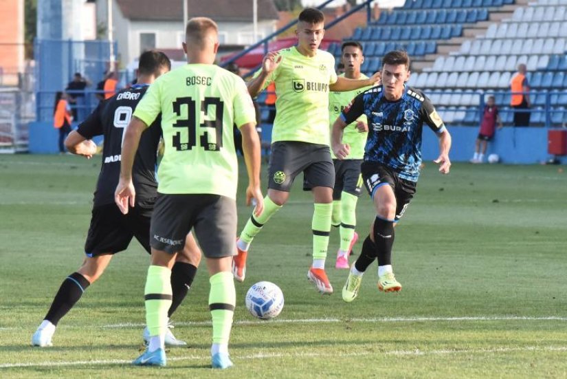 Susjedski derbi u Koprivnici završio rezultatom 1:1, Varaždin od 64. minute imao igrača više