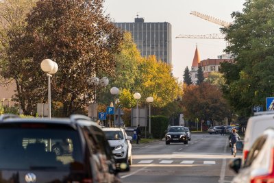 &#039;Raspašoj&#039; u Varaždinu: Bicikl udario u auto na pješačkom, a vozačica zatim u drugi auto