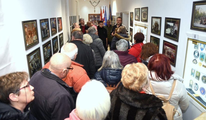 Memorijalni centar Domovinskog rata Ivanec posjetilo 60-ak umirovljenika iz Zagreba