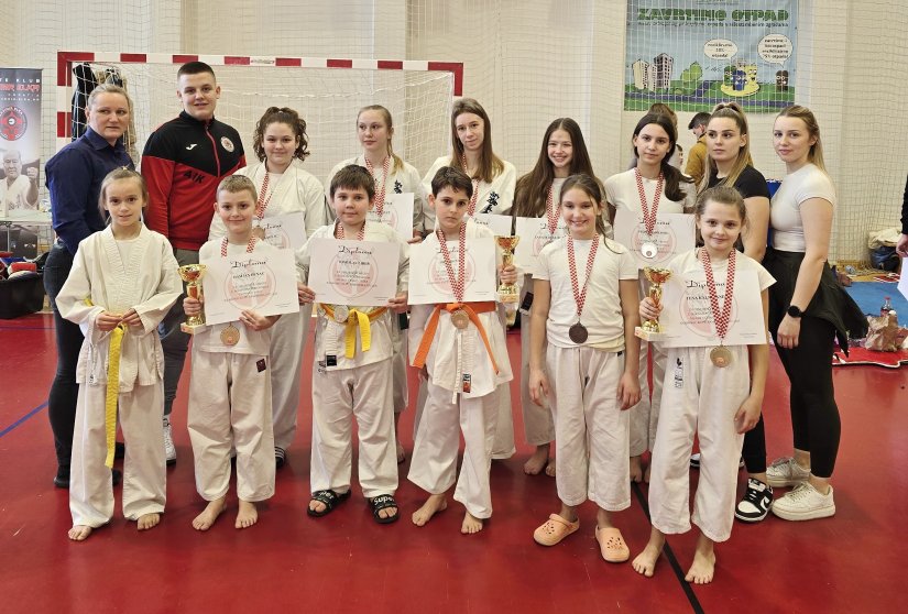 Braća Denac iz Karate kluba AIK zlatni na Krokić kupu
