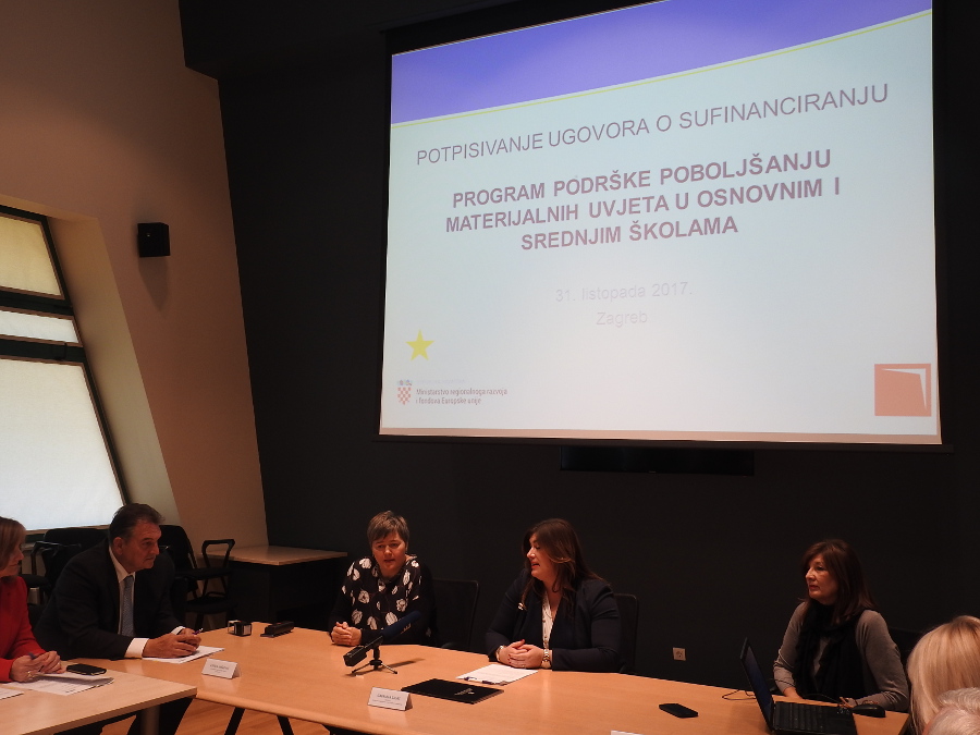 Potpisivanje_Ugovora_Ministarstvo_regionalnog_razvoja_i_europskih_fondova_3.JPG