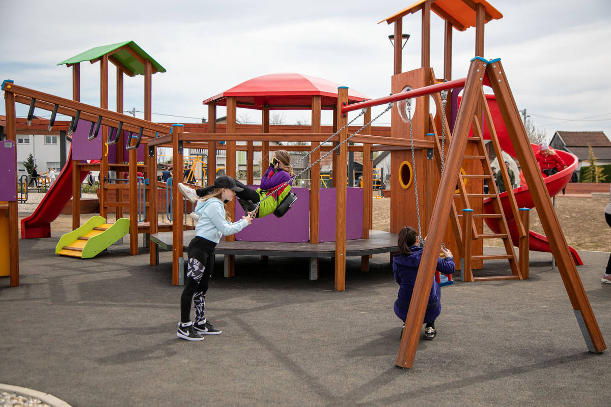 sracinec_park_velika_graba_otvorenje_10042021_06.jpg