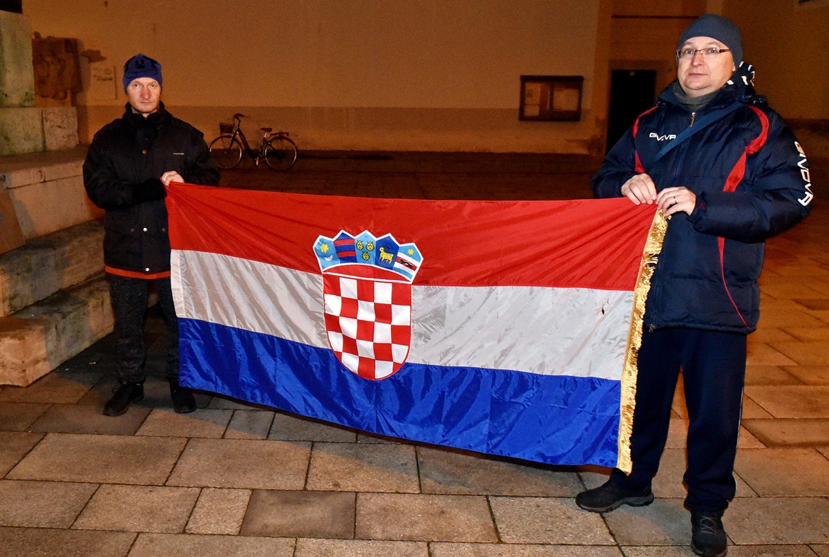 prosvjed_covid_potvrde_varazdin_15-01-2022_7.JPG